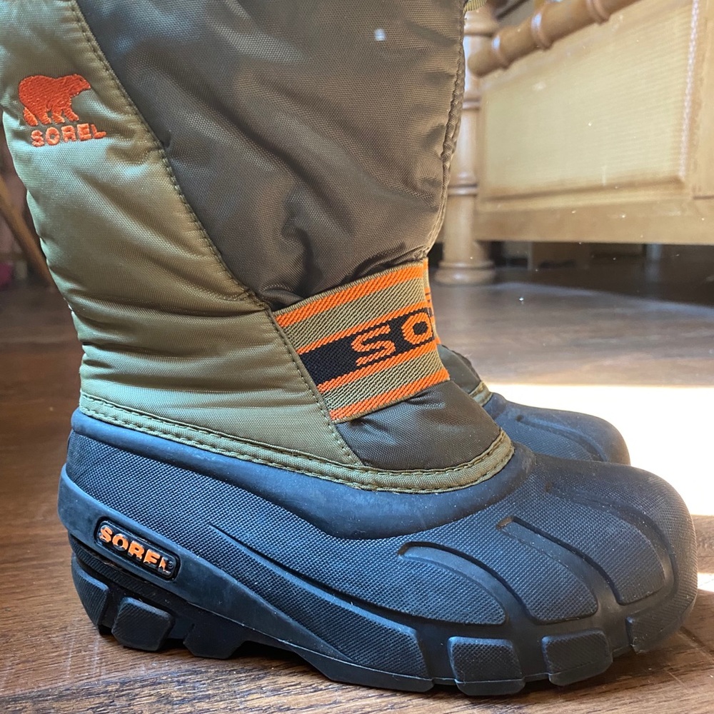 Sorel insulates waterproof boots